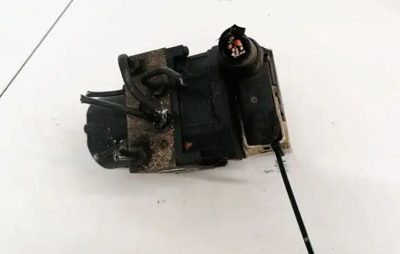 Ford Mondeo Mk III ABS Pump 0265800007 1S71-2M110-AE