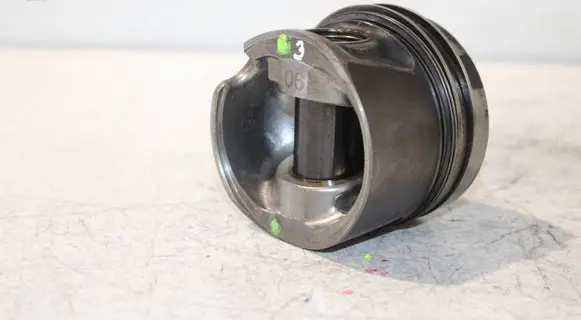 Volkswagen Caddy Piston 7901G