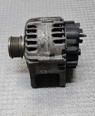 Renault Clio IV Generator/alternator 2612718A 2114080969