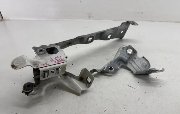 BMW 2 F44 Fender mounting bracket 7450388 7450378 7459382