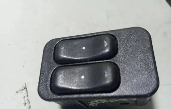 Opel Zafira A Electric window control switch 13363201 90561088