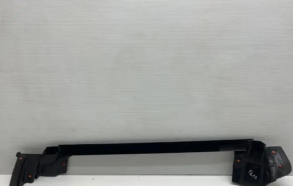 Tesla Model 3 Rubber seal front door window/glass 109050300F 710905040