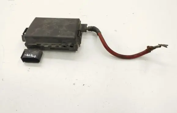 Volkswagen New Beetle Battery relay fuse 