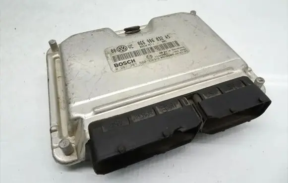 Volkswagen PASSAT B5.5 Engine control unit/module 066906032AS 0261207880