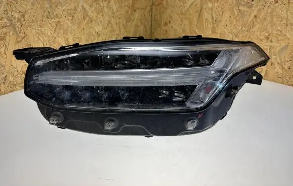 Volvo XC90 Headlight/headlamp 32228688 K109953