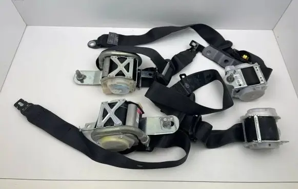 Tesla Model S Front seatbelt 1079282 1079280 1018789