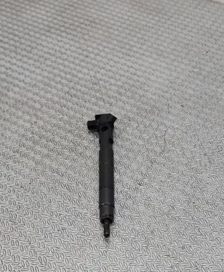 Mercedes-Benz C W204 Fuel injector A6510704987 28342997 1316000129861