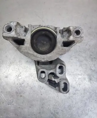 Mercedes-Benz A W176 Engine mount vacuum valve 