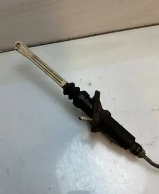 Volvo 850 Clutch master cylinder 9163880