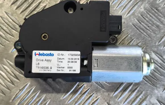 BMW 5 G30 G31 G38 Sunroof motor/actuator 7316536 1732593A