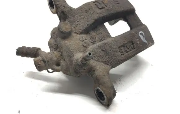 Suzuki Grand Vitara II Rear brake caliper