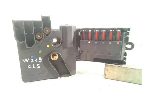Mercedes-Benz E W211 Fuse module 2119820302