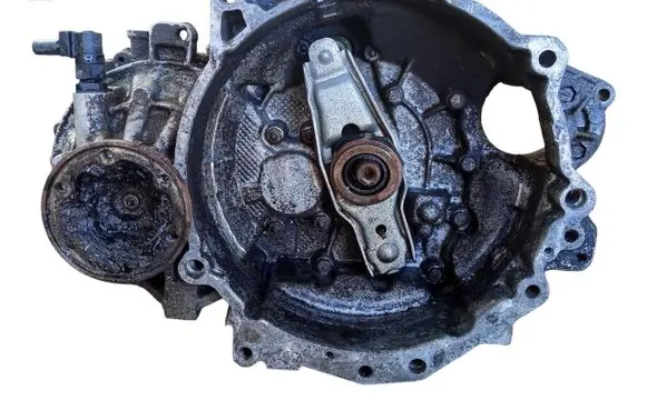 Volkswagen Golf IV Manual 5 speed gearbox CZM