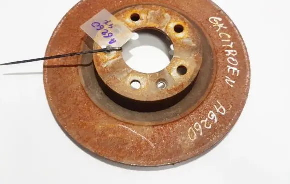 Citroen C5 Rear brake disc neventiliuojamas