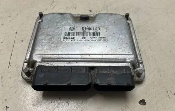 Volkswagen Sharan Engine control unit/module 038906019J 28SA4558 0281010216