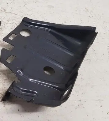 Citroen C4 I Picasso Fender mounting bracket 538332a
