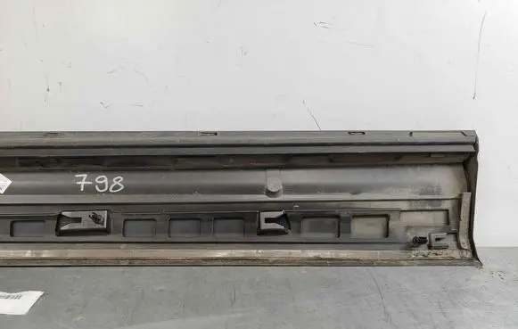 Audi Q2 - Front door trim (molding) 81a8539594w3