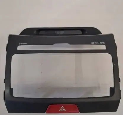 KIA Sportage Radio/GPS head unit trim U097813810
