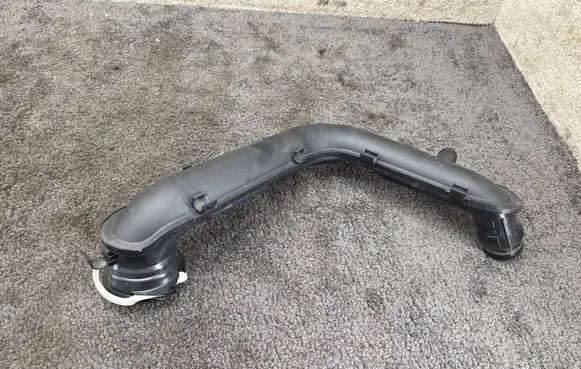 Skoda Kamiq Intercooler hose/pipe 05C145674B 05C145673B