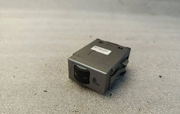Ford Focus Seat heating switch 8V4T19K314AA