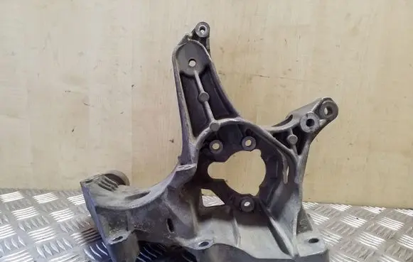 Renault Scenic I Generator/alternator bracket 7700113574