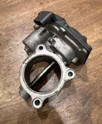BMW 1 F20 F21 Throttle valve 7810752 10378517 037851