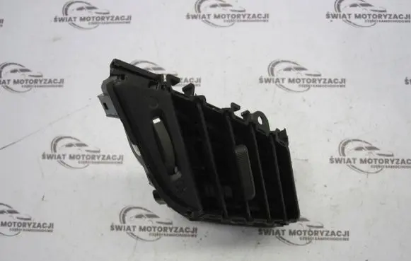 Ford Fiesta Dash center air vent grill A018B08