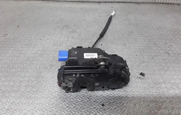 Skoda Fabia Mk2 (5J) Front door lock 3B1837015AR