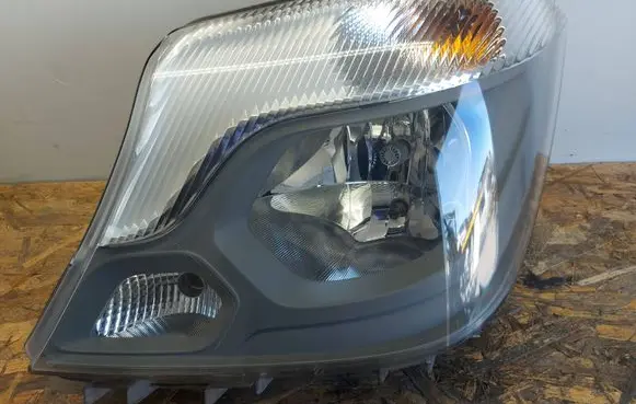 Mercedes-Benz Sprinter W906 Headlight/headlamp A9068202361
