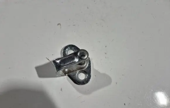 Opel Insignia A Front door lock loop/hook striker 