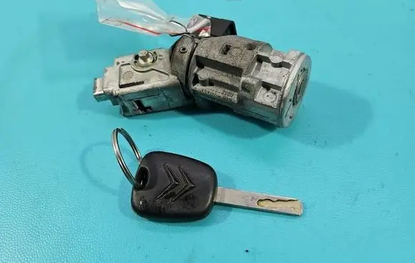 Citroen C4 I Ignition lock IMPRK1587237