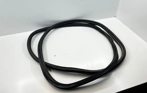 Audi TT TTS Mk2 Trunk rubber seal (body) 