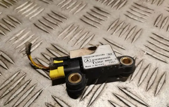 Mercedes-Benz ML W163 Airbag deployment crash/impact sensor 1638200226
