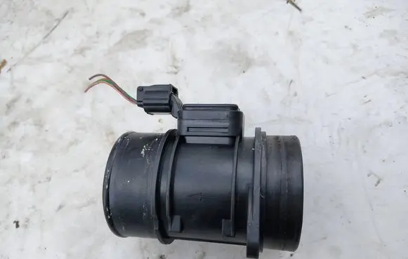 Renault Twingo II Mass air flow meter 8200682558