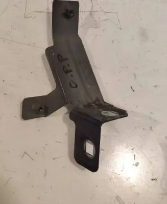 Porsche Cayenne (92A) Fender mounting bracket 7P5805604A 52511