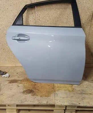 Toyota Prius (XW30) Front door 121212