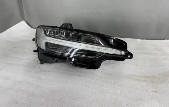 Volvo V60 Headlight/headlamp 32420502