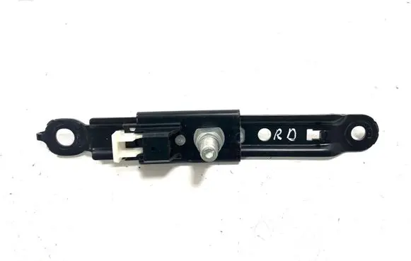 Toyota Avensis T270 Seat belt adjustment motor E563003