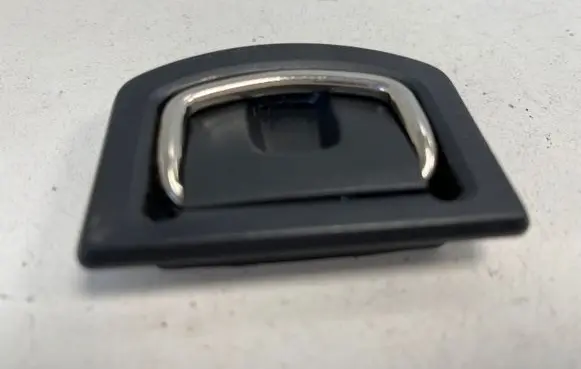 Skoda Superb B8 (3V) Tie down hook / loop 5M0863503