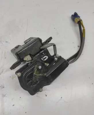 Toyota Corolla Verso E121 Loading door lock 