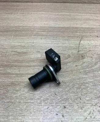 BMW X3 E83 Crankshaft position sensor 1709616 2920007