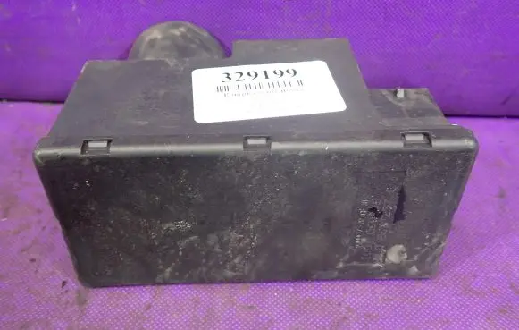 Audi A4 S4 B5 8D Central locking vacuum pump 8L0862257E