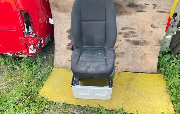 Mercedes-Benz Sprinter W907 W910 Front driver seat 