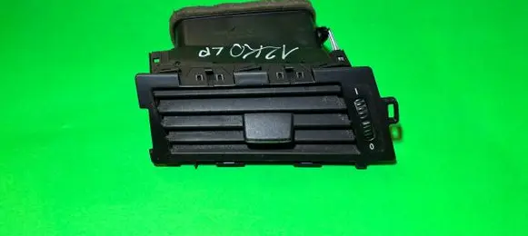 BMW 5 E60 E61 Dashboard side air vent grill/cover trim 89562356