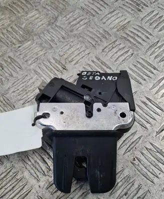 Volkswagen Jetta V Tailgate/trunk/boot lock/catch/latch 4E0827645A