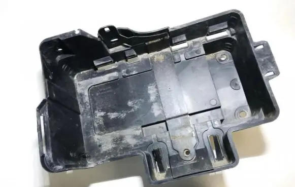 Battery box tray