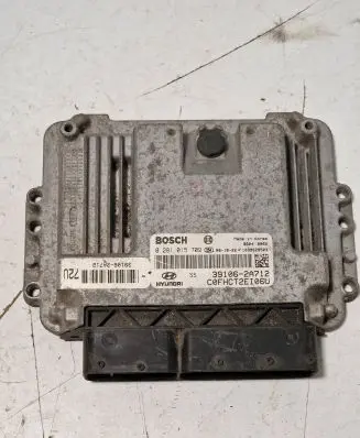 Hyundai i30 Engine control unit/module 391062A712 1039S28503 0281015709