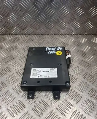 Volkswagen PASSAT B6 Bluetooth control unit module 3C0035729G B6A021121