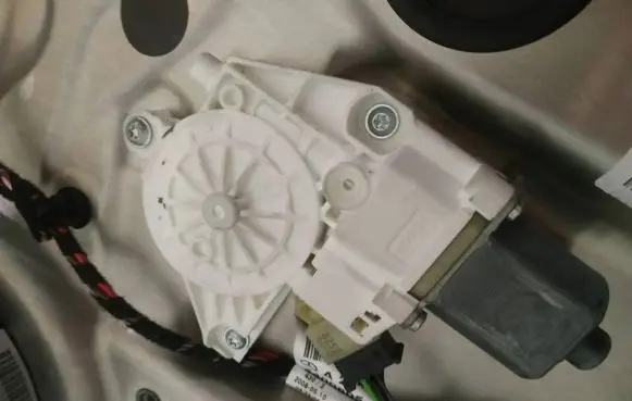 Rear door window regulator motor
