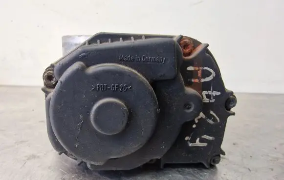 Audi A4 S4 B5 8D Throttle valve 078133063AM